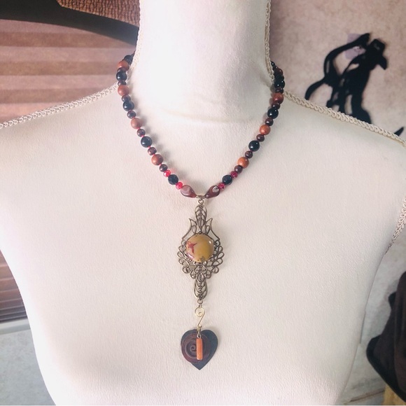 Handcrafted genuine stone mookaite black onyx beaded necklace - Picture 2 of 11